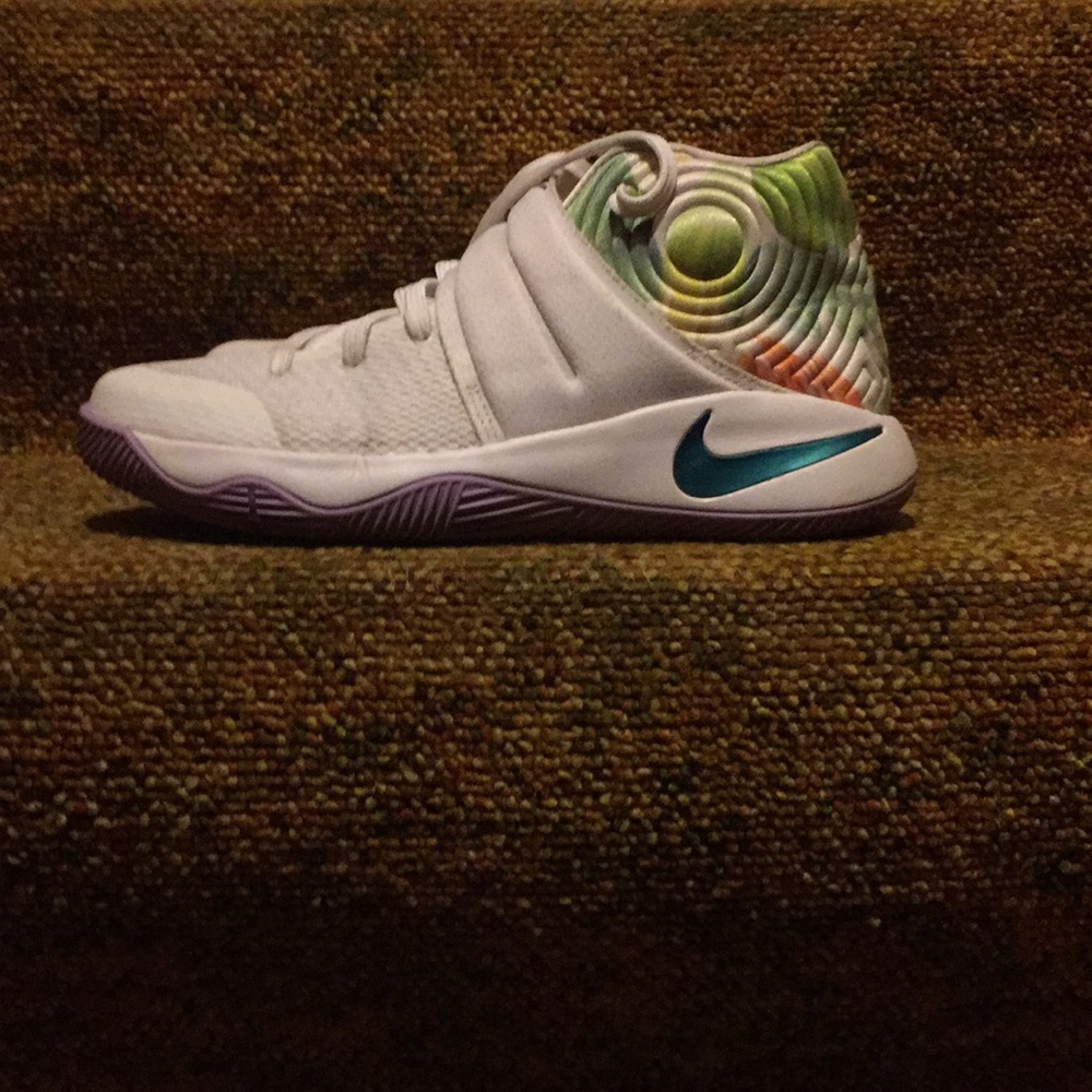 Kyrie 2 Easter